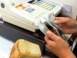 Жительница ул. Ю. Смирнова  обвиняется в хищении денег на сумму 18690 рублей