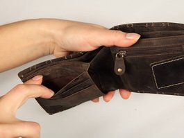 Где есть долги перед работниками?