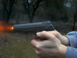 Житель Гусева получил 2 года 6 месяцев условно за выстрел знакомому в голову из сигнального пистолета