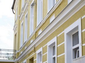 Глава Гусева поручил убрать с фасада дома на ул. Ломоносова электрический шкаф