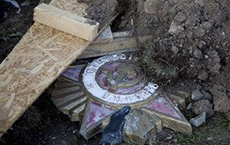 Глава Гусева поговорил с теми, кто снёс памятники, «с использованием крепких слов»