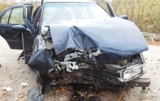 Под Гусевом «Ниссан» врезался в дерево, пострадали четверо