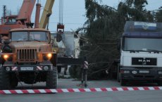 В Гусеве установили 30-метровую ель