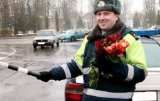 В Гусеве прошла акция «Внимание, всем постам: Дамы за рулем!»
