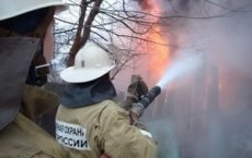 В поселке Ломово произошел пожар, сгорела баня и сарай