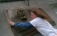 Активисты Подростково-молодежного клуба ГДК привели в порядок мемориальные доски в Гусеве