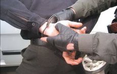 Трое жителей Гусева вымогали у бывшего наркозависимого героин