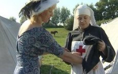 На поле под Гусевом разыгрываются военные сражения разных эпох