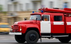 На улице Комсомольской сгорела и обрушилась крыша жилого дома