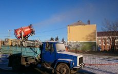 К Новому году улицы Гусева посыпают снегом из пушки