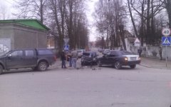 В Гусеве столкнулись сразу три автомобиля
