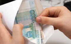 Прокуратура выявила в Гусеве магазин, где продавцу платили зарплату «в конверте»