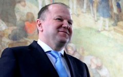 Губернатор сравнил пиджак министра культуры с фасадами гусевских домов