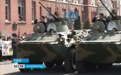 В Гусеве впервые в параде участвовала боевая техника