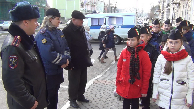 Юные жители Гусевского района на один день стали полицейскими