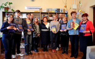 Поэтесса Галина Савенкова провела в городской библиотеке мастер-класс