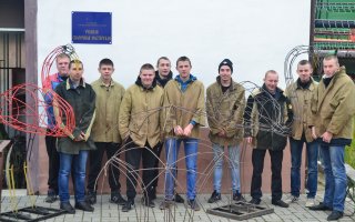 Студенты ГАПК  создают фигуры  экзотических  птиц для украшения новогоднего города