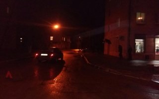 В Гусеве автомобиль сбил  63-летнюю женщину, вышедшую на проезжую часть