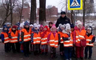 Гусевские дошколята узнали о дорожных «ловушках» в зимний период