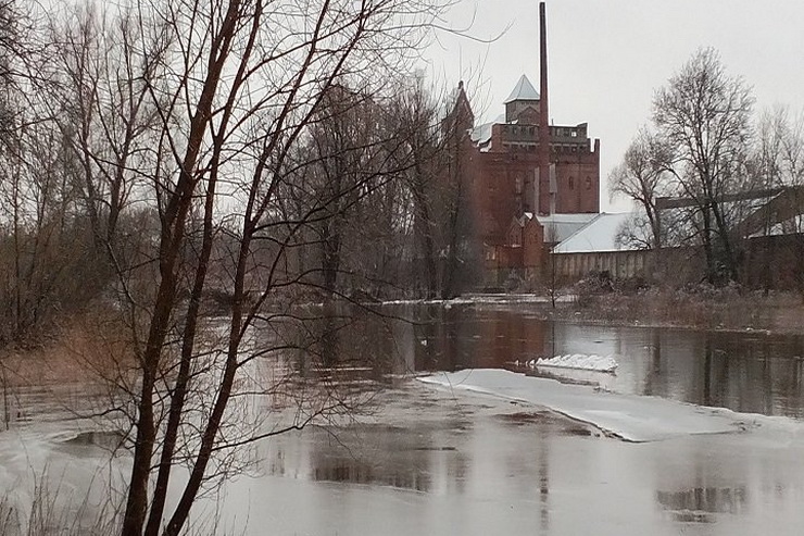 На востоке области стремительный подъем воды в реках