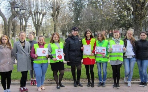 В Гусеве полицейские и молодежный актив провели акцию в поддержку донорства «Капля жизни»