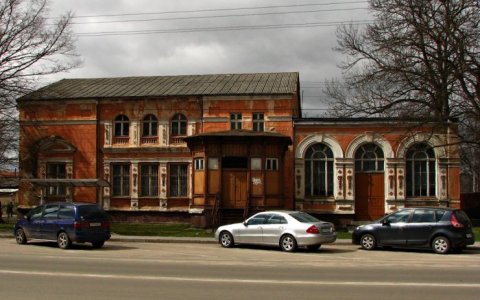 Нужен ли Гусеву загс?