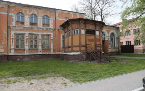 Алиханов пообещал помочь получить финансирование на ремонт бывшего офицерского казино