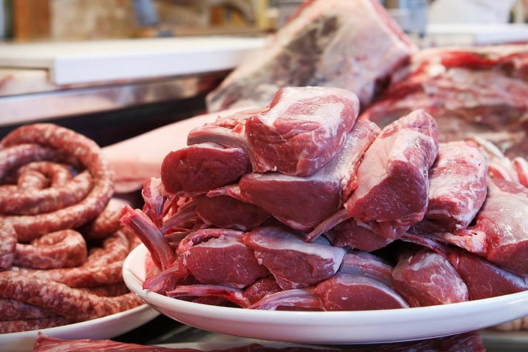В мясном павильоне на ул. Победы реализовали продукцию с грубыми нарушениями