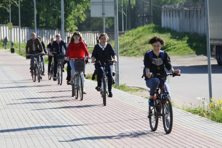 В рамках исследования велоинфраструктуры города, студенты «Летней школы ВШЭ-GS Group» проводят опрос