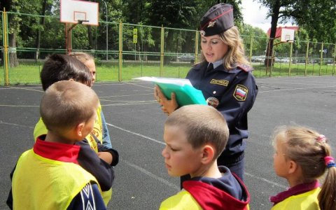 В Гусеве сотрудники ГИБДД провели для школьников конкурс «Дорожная эстафета»