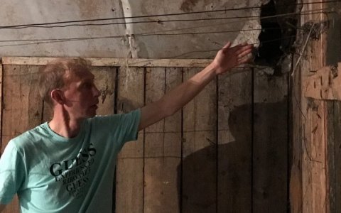 Евгений Мишин пообещал помочь жильцам аварийного дома №7 на ул. Лесной
