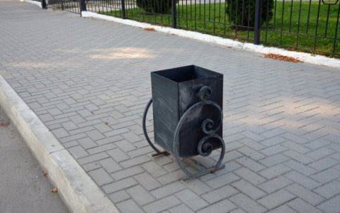 В городе Гусеве проводится реновация мусорных урн