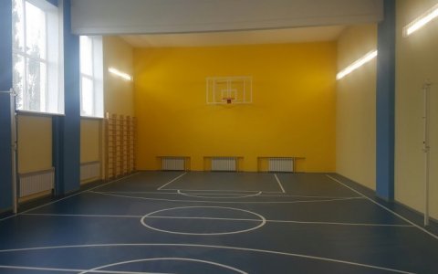 В посёлке Маяковское отремонтировали школьный спортзал