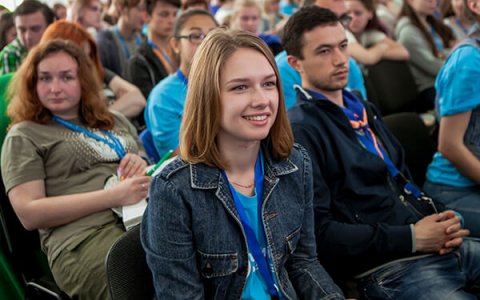 Утверждены списки получателей именных стипендий губернатора в 2017 году