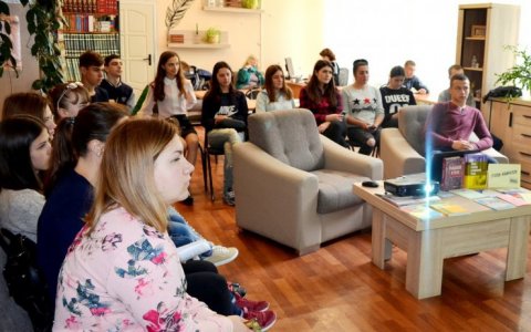 В Центральной библиотеке прошло познавательное мероприятие «Голосовать легко!»