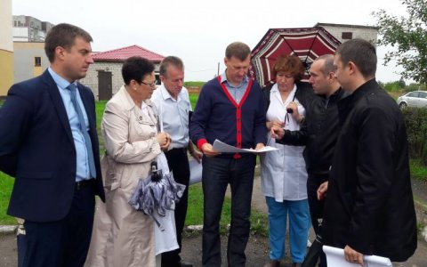 Около отделения женской консультации и дневного стационара ЦРБ обустроят прилегающую территорию