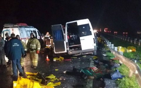 Под Гвардейском в ДТП с маршруткой погибли семь человек