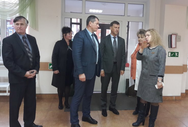 Федеральный инспектор и глава городской администрации посетили значимые объекты города