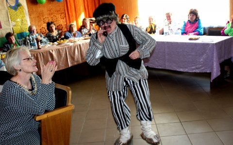 День пожилого человека отпраздновали в поселке Первомайское благодаря людям с доброй душой