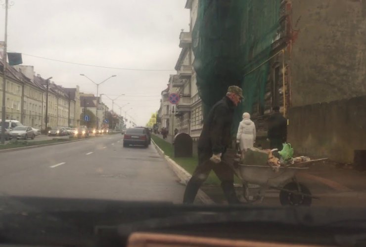 Создана оперативная группа, которая осуществляет видеофиксацию в местах несанкционированных свалок