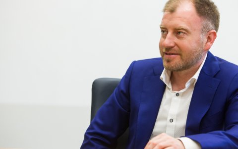 Житель Гусева купил на благотворительном аукционе встречу с мэром Янтарного Заливатским