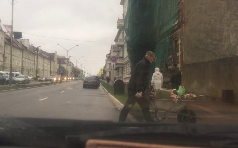 Создана оперативная группа, которая осуществляет видеофиксацию в местах несанкционированных свалок