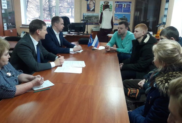 Глава городской администрации совместно с секретарем местного отделения ЕР провели прием граждан