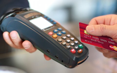 Теперь оплатить квитанции за коммунальные услуги и совершить другие платежи можно через почтальона