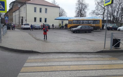 Закончен ремонт тротуара от городского стадиона до спортивного зала школы №1
