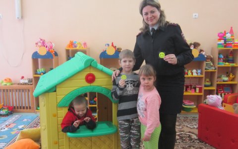 Инспекторы ГИБДД Гусева провели занятия по Правилам дорожного движения с особенными детьми