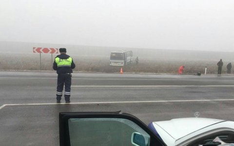 Под Гусевом пассажирский автобус съехал в кювет, есть пострадавшие