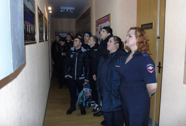 На экскурсии в отделе полиции Гусевского района побывал «Студенческий десант»