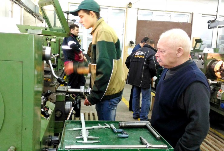 В Гусевском политехе прошел областной конкурс профессионального мастерства  по токарному делу