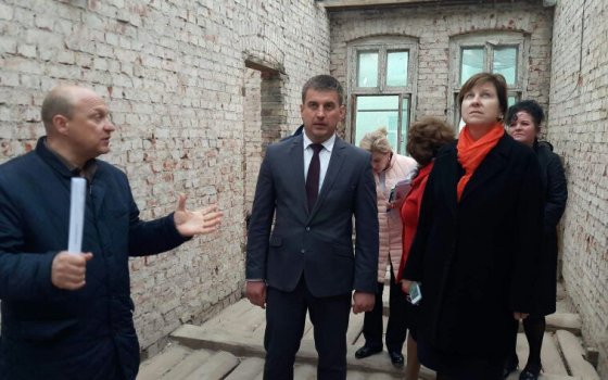 Светлана Трусенева и Александр Китаев проинспектировали ход ремонтных работ здания бывшего малого зала ДО